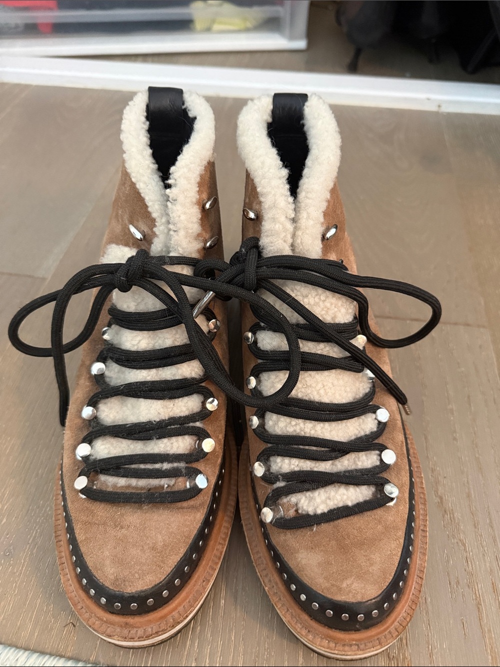 Women's Shearling-Lined Suede Lace-Up Ankle Boots - Tan